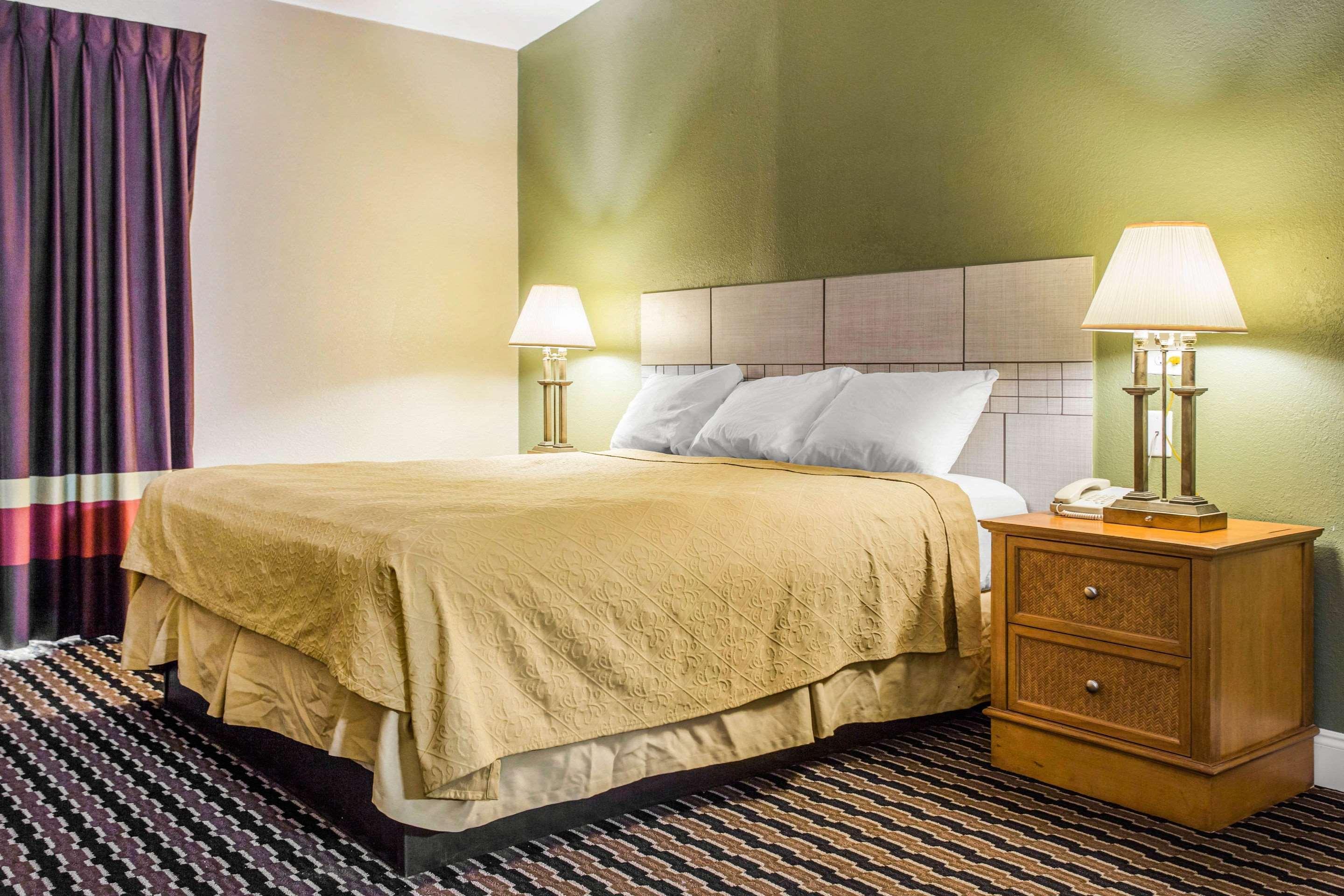 Super 8 By Wyndham Rocky Mount I-95 Exit 145 Hotel Battleboro Bagian luar foto