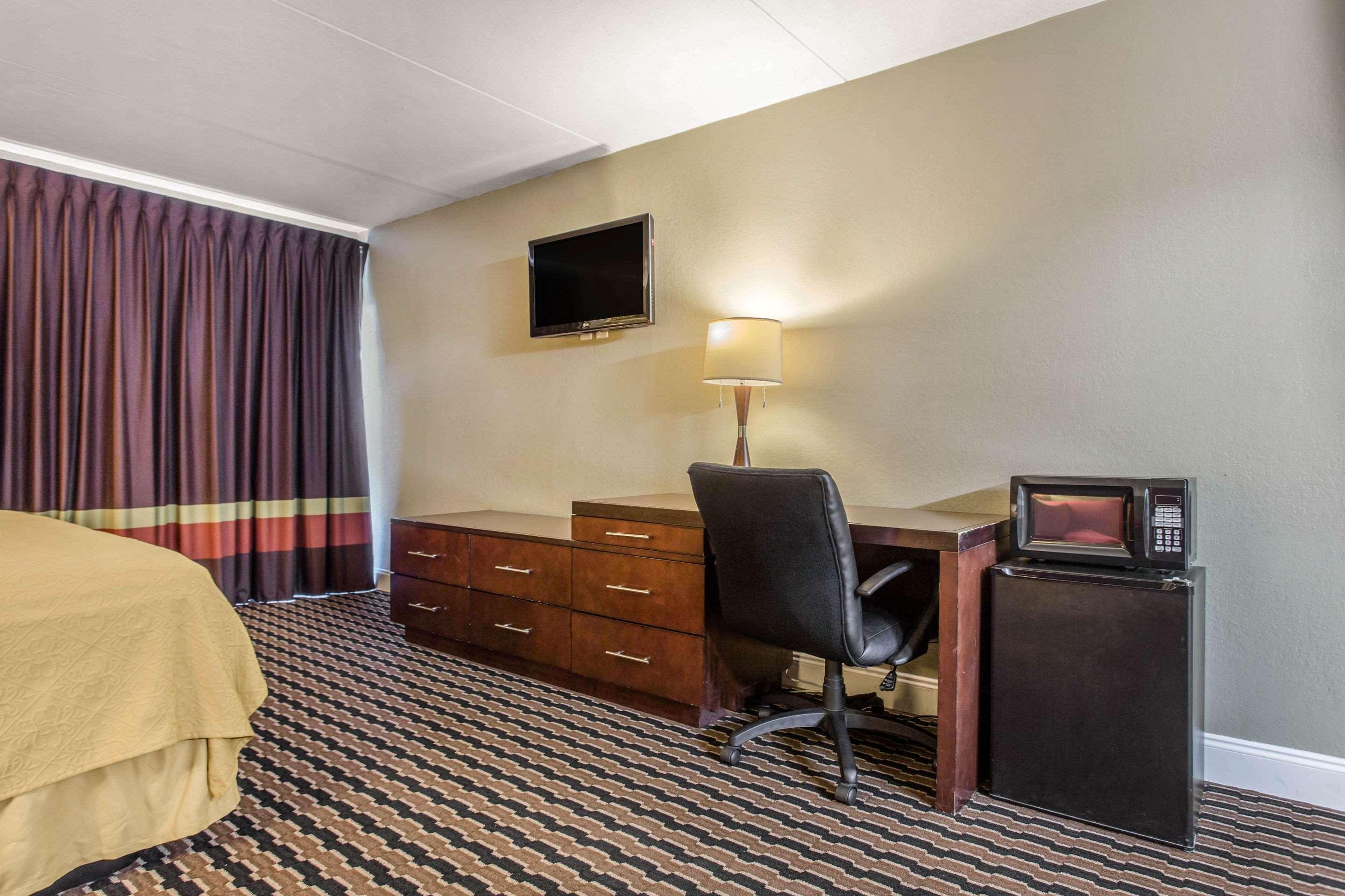Super 8 By Wyndham Rocky Mount I-95 Exit 145 Hotel Battleboro Bagian luar foto