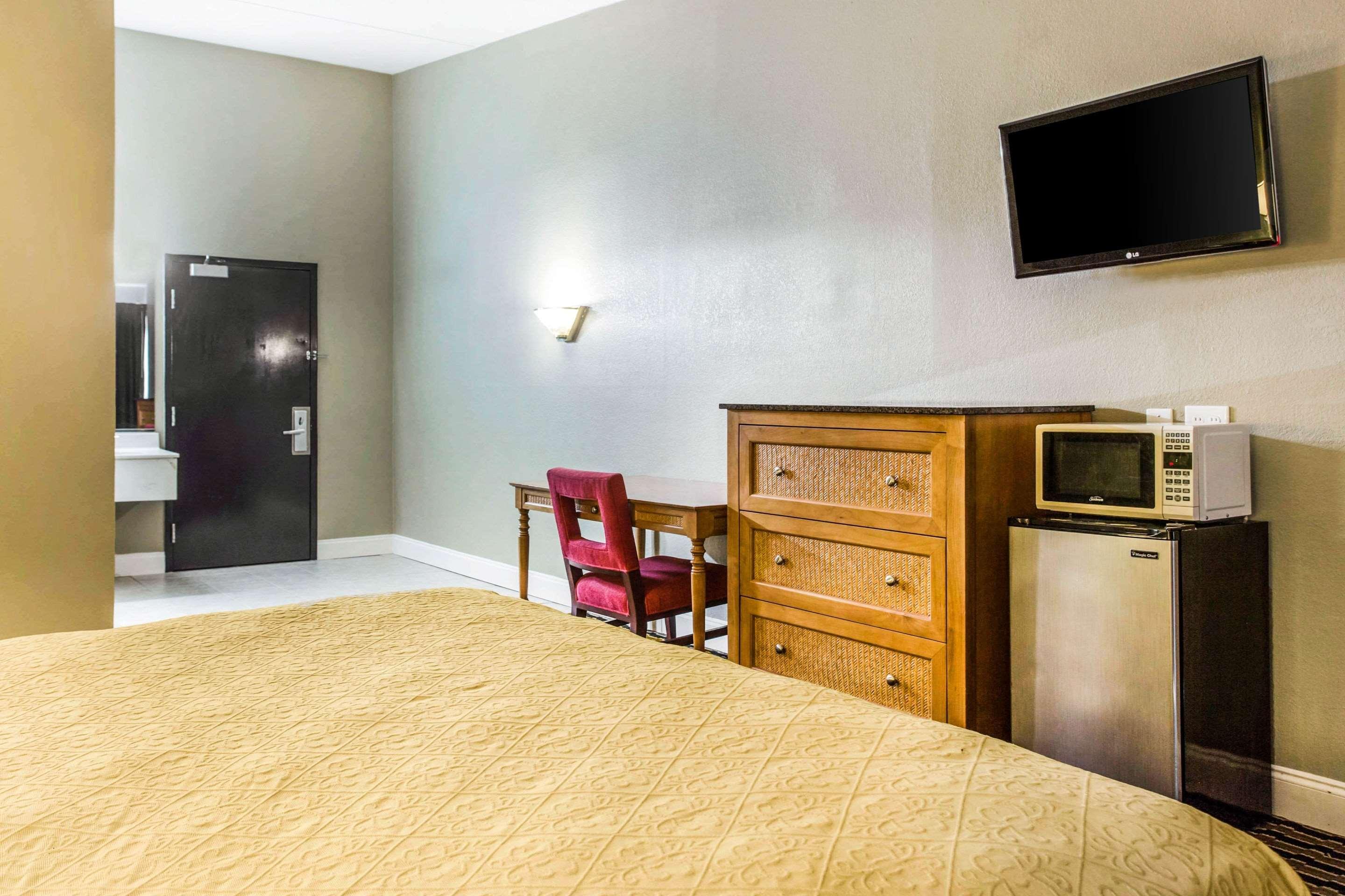 Super 8 By Wyndham Rocky Mount I-95 Exit 145 Hotel Battleboro Bagian luar foto