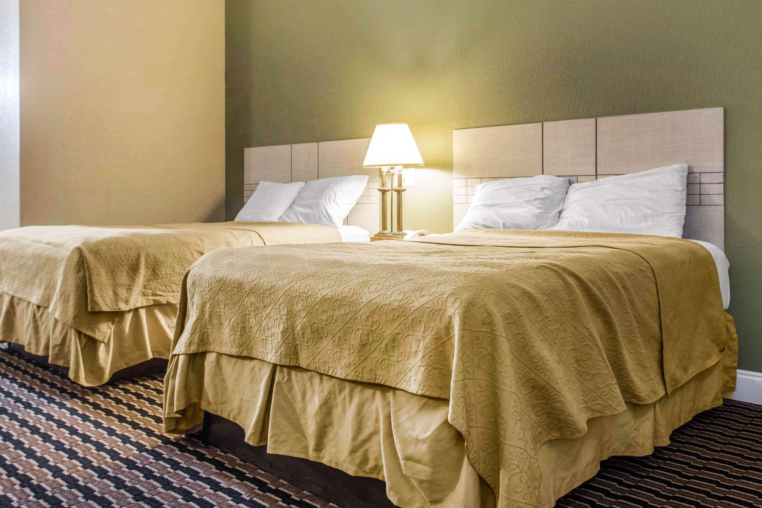Super 8 By Wyndham Rocky Mount I-95 Exit 145 Hotel Battleboro Bagian luar foto
