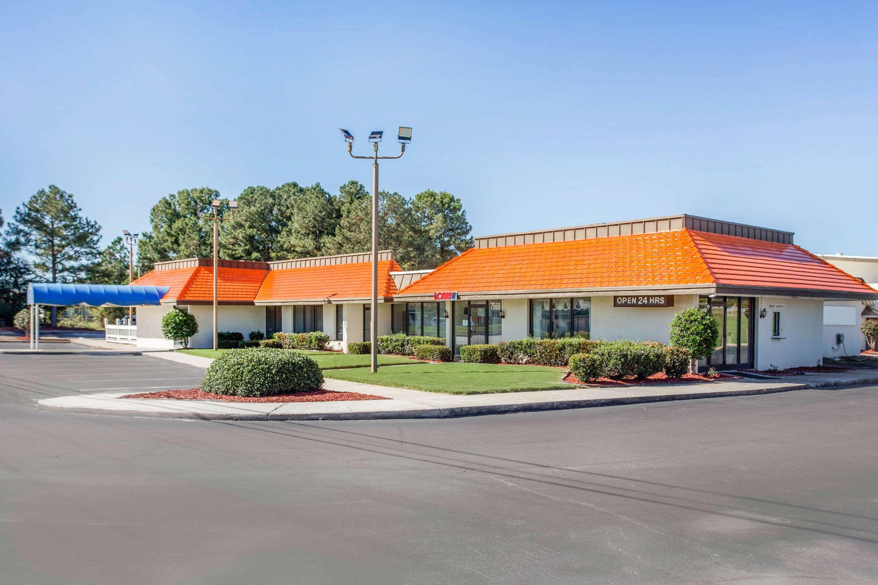 Super 8 By Wyndham Rocky Mount I-95 Exit 145 Hotel Battleboro Bagian luar foto