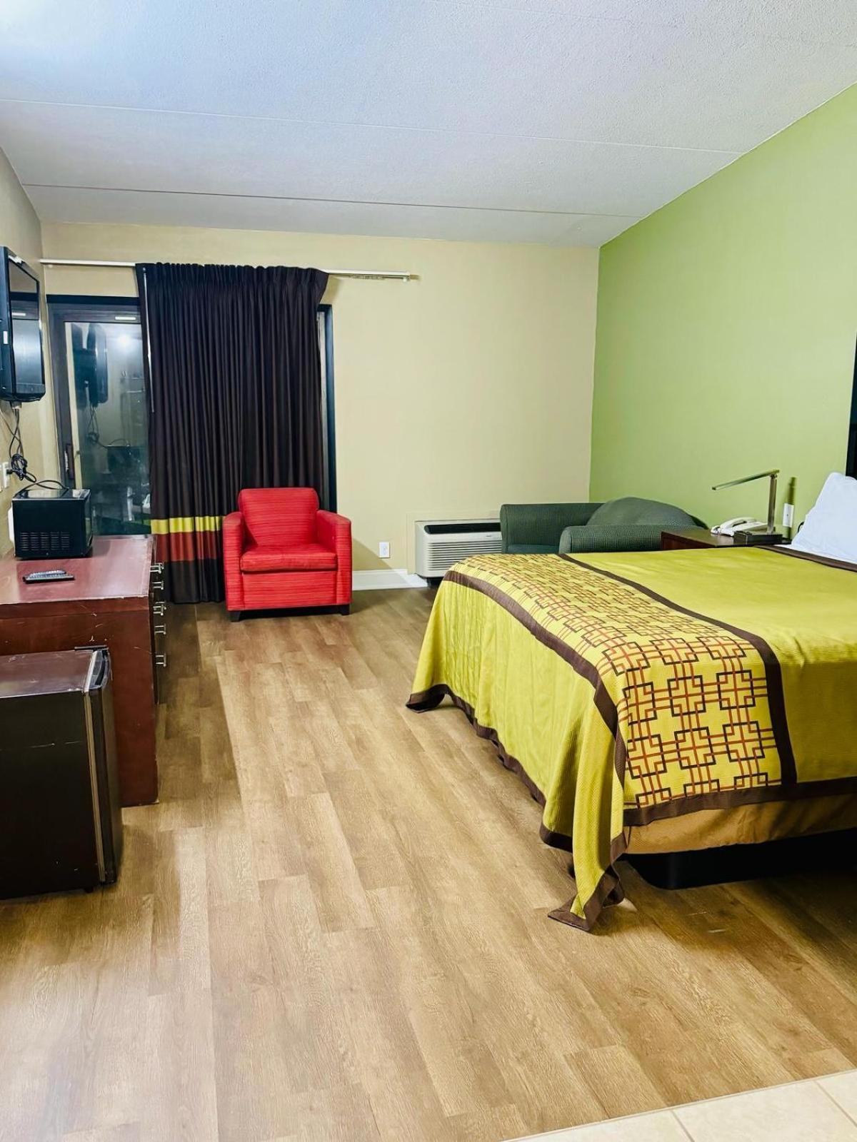 Super 8 By Wyndham Rocky Mount I-95 Exit 145 Hotel Battleboro Bagian luar foto